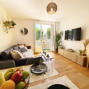 Le Bourget, Grand Proche Du Centre Apartment